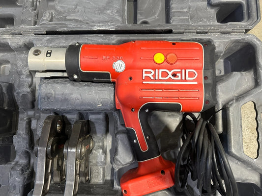 Ridgid Pressmaschine RP 330-C mit Viega Profipress Pressbacken V18 V28