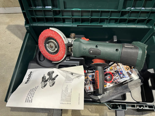 Metabo Accu haakse slijper met platte kop WF 18 LTX 125 Quick Nr.16 4007430287182