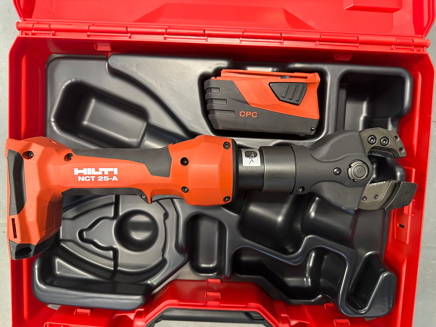 Hilti NCT 25-A draadloze hydraulische kabelkniptang met knipkop
