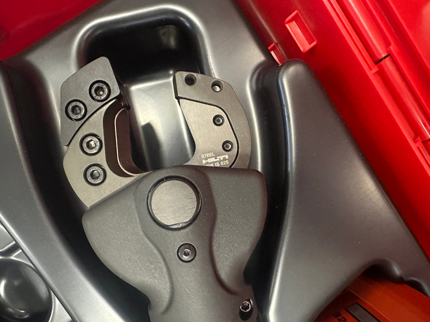 Hilti NCT 25-A draadloze hydraulische kabelknipper met knipkop