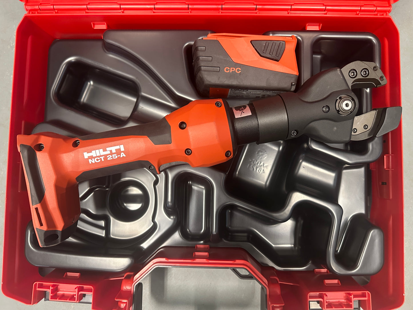 Hilti NCT 25-A draadloze hydraulische kabelknipper met knipkop