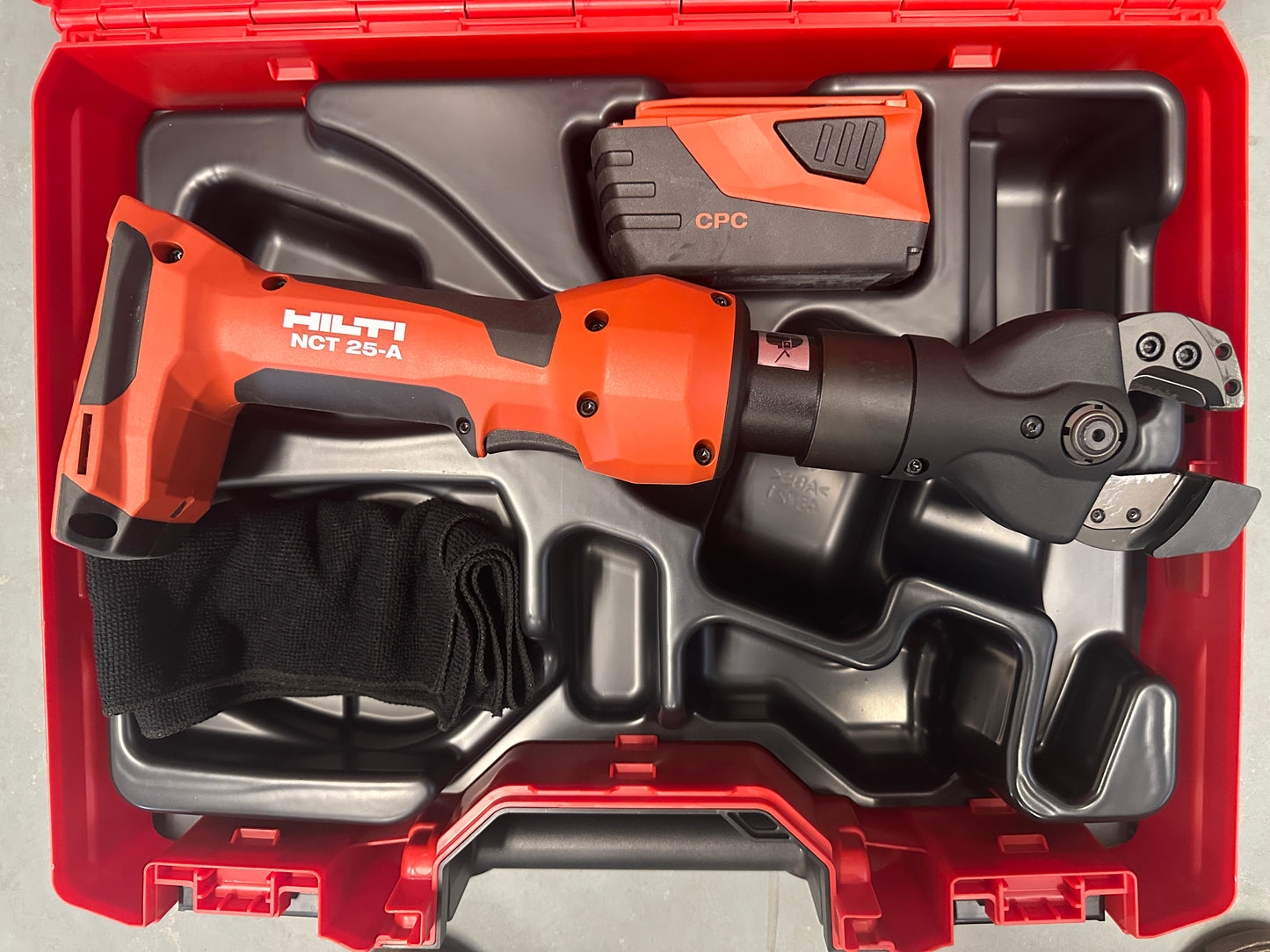 Hilti NCT 25-A draadloze hydraulische kabelkniptang met knipkop