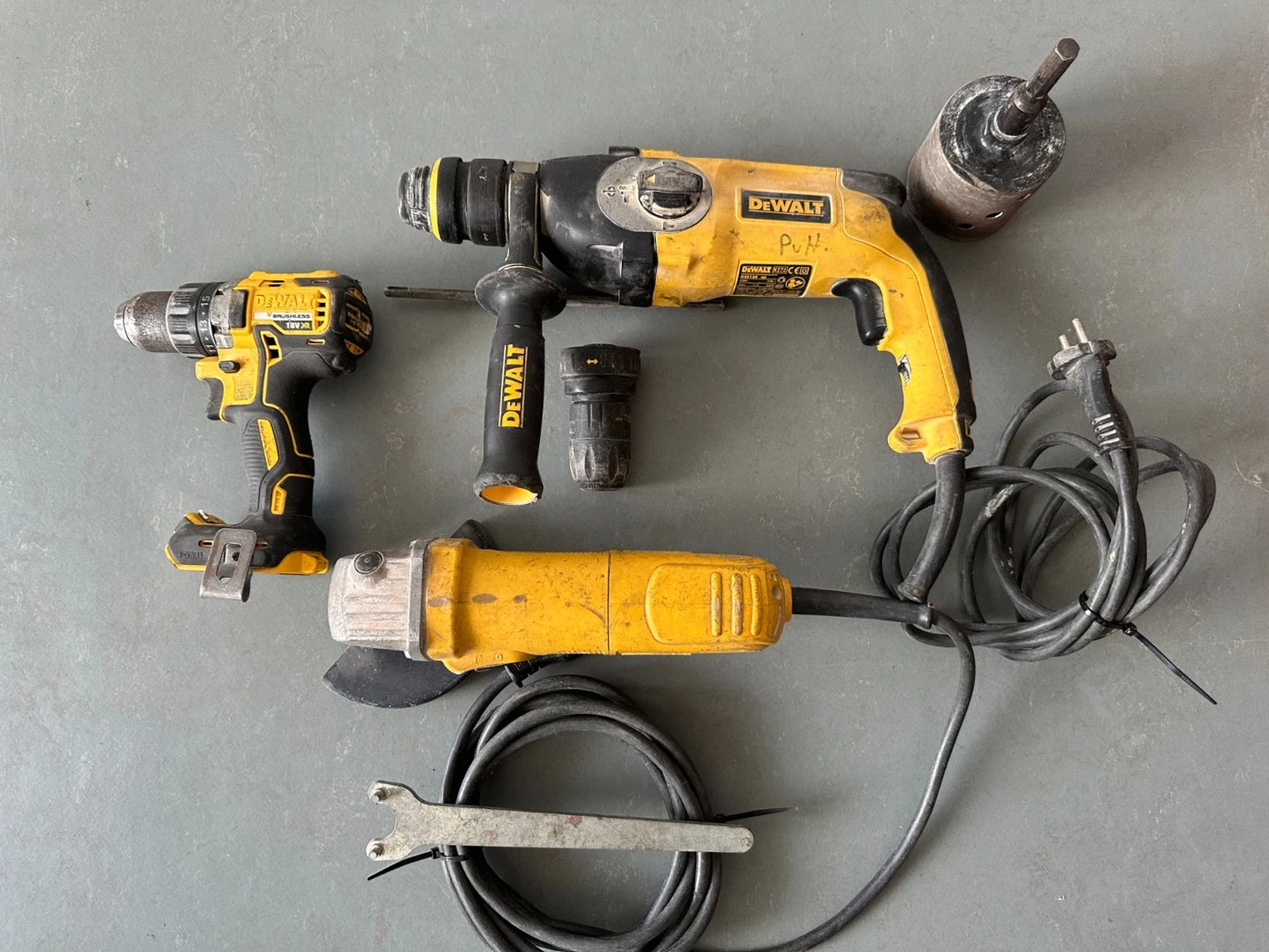 DeWalt D25124 Bohrhammer / Winkelschleifer D28151 QS / DeWalt 18V akkuschrauber