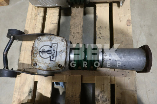1x Wacker BS stamperbasis.