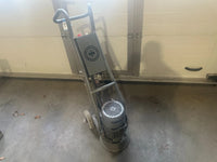 ---Diamantslijpmachine HTC GL270 Vloerslijpmachine 53kg. 4717