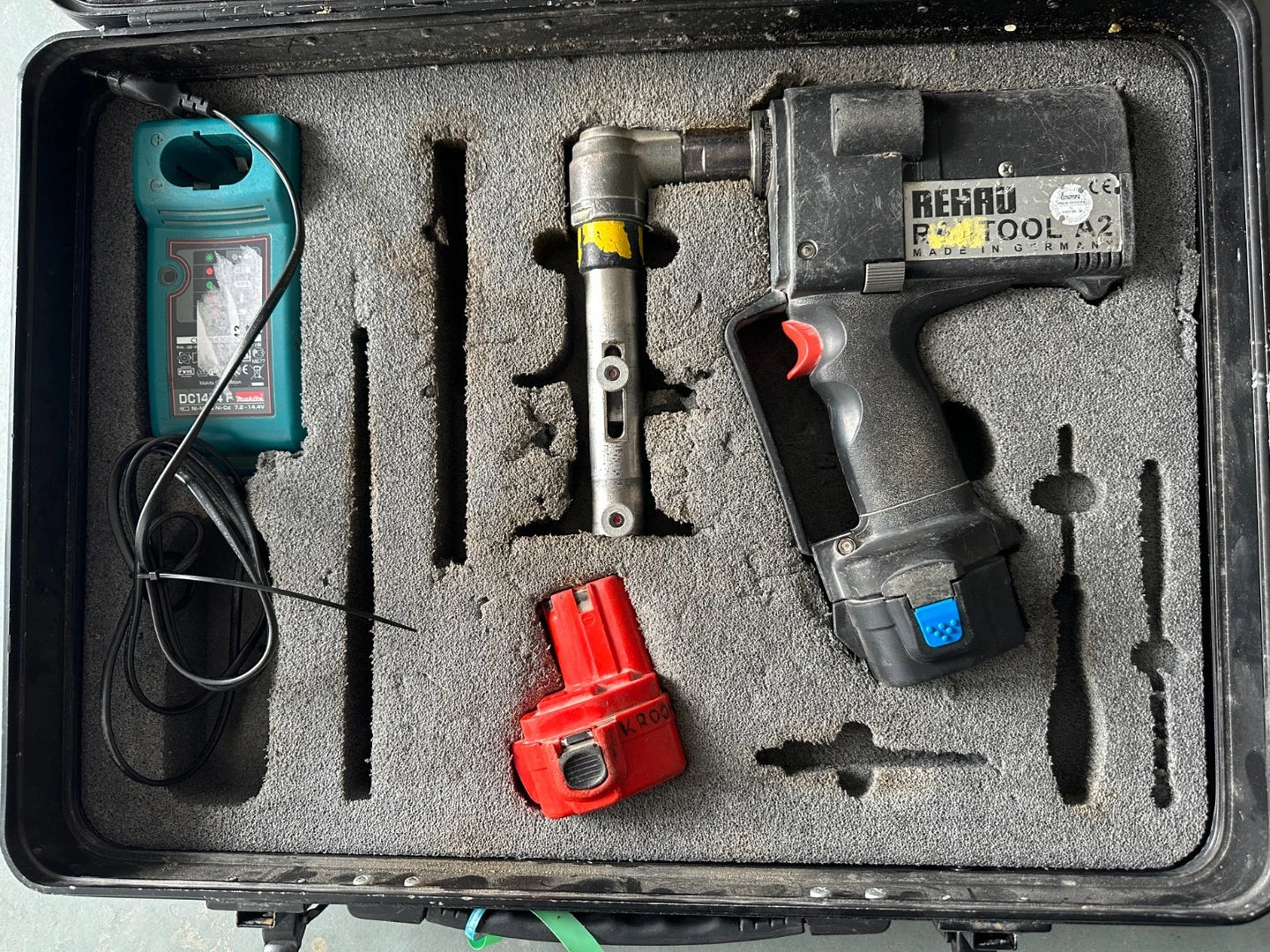 Rehau A2 krimptang, pers, krimpmachine, accuaangedreven schuifhulsgereedschap