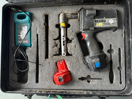 Rehau A2 krimptang, pers, krimpmachine, accuaangedreven schuifhulsgereedschap