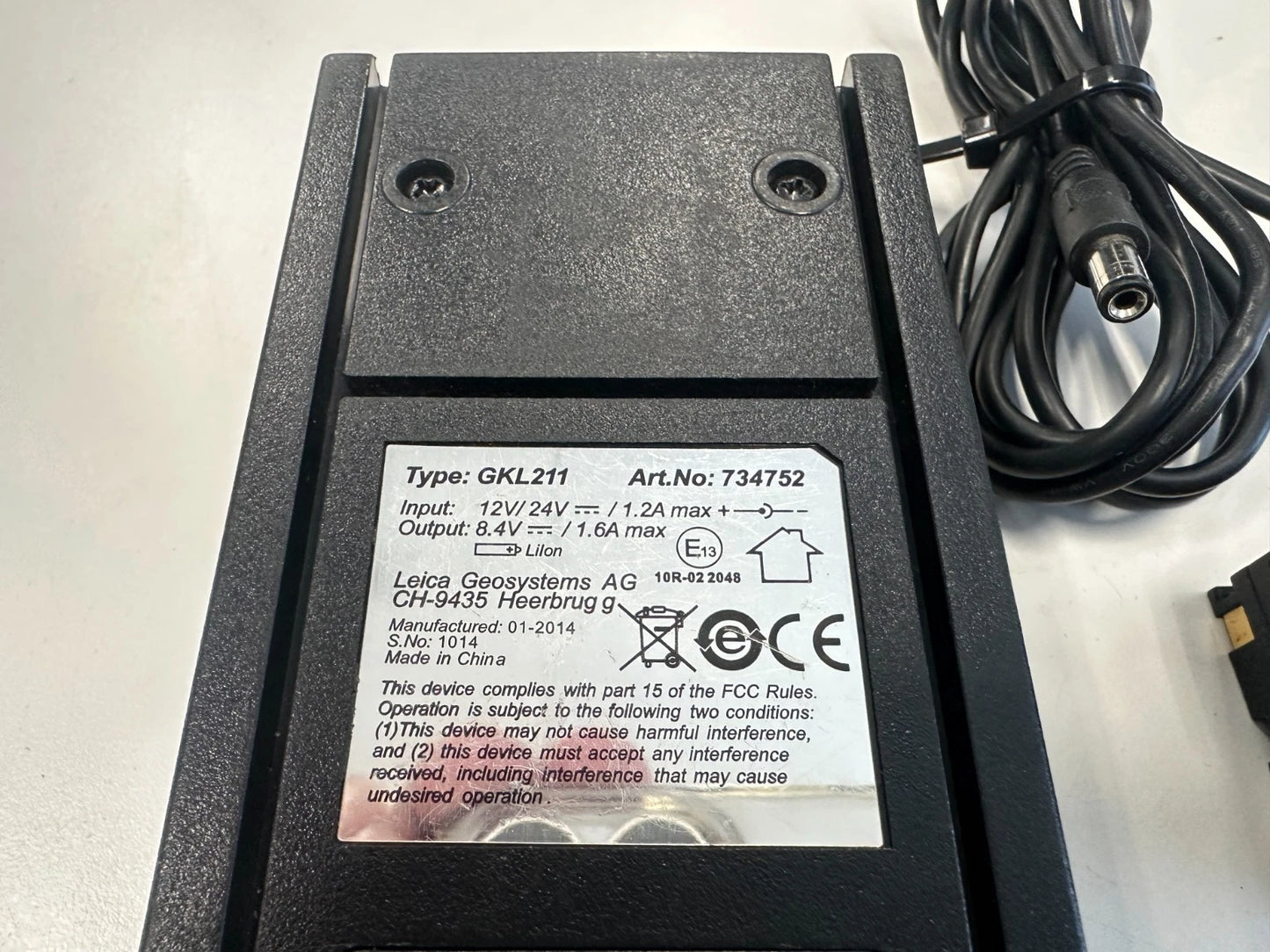 Leica oplader GKL 211 met Leica accu GEB 211