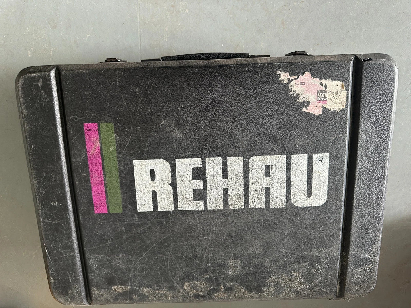 Rehau A2 krimptang, pers, krimpmachine, accuaangedreven schuifhulsgereedschap