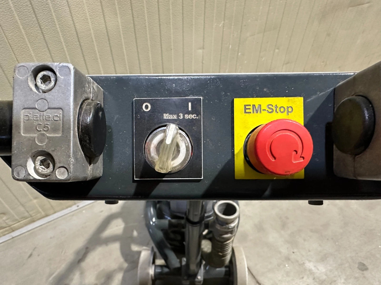 --- Diamantslijpmachine HTC GL450 vloerslijpmachine 8244