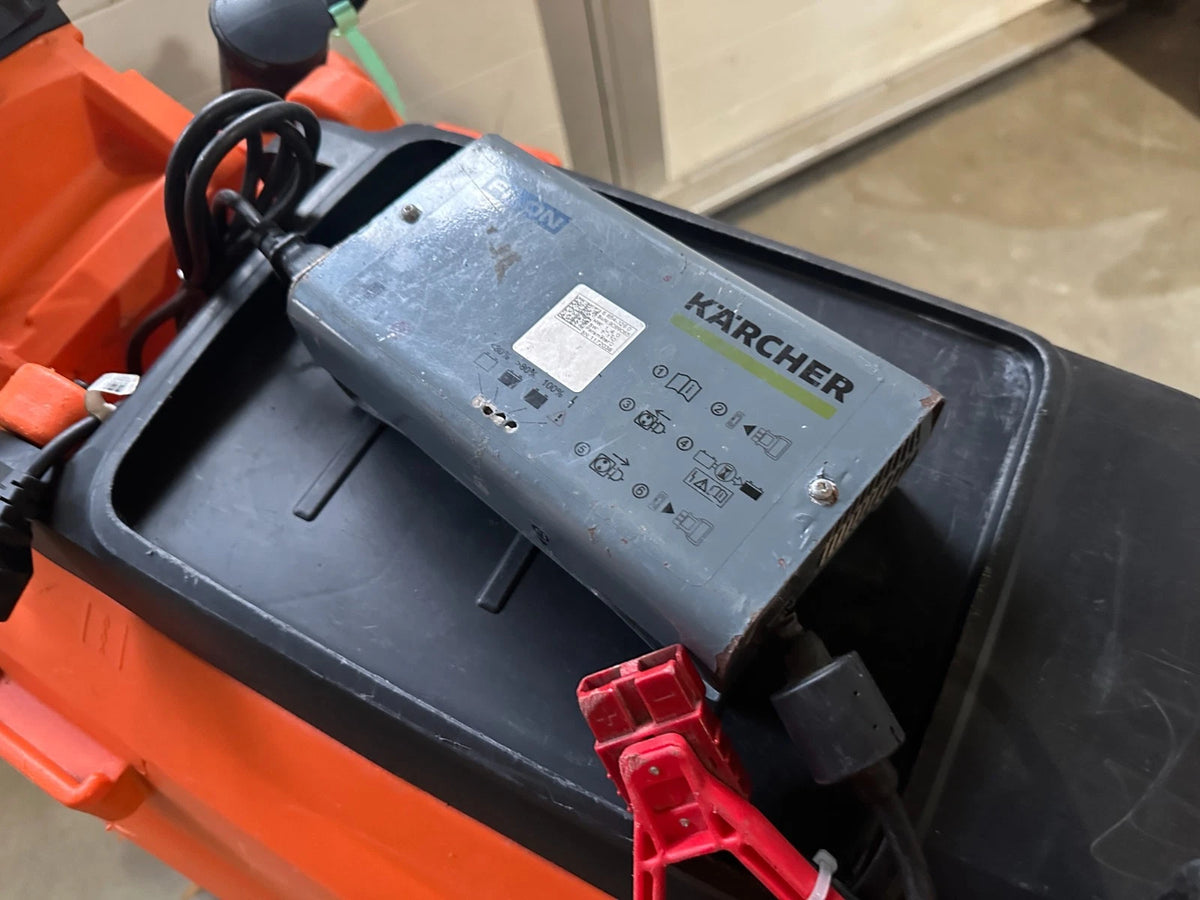 Kärcher BD50/50C Bp  batteriebetriebene Nachläufer-Scheuersaugmaschine