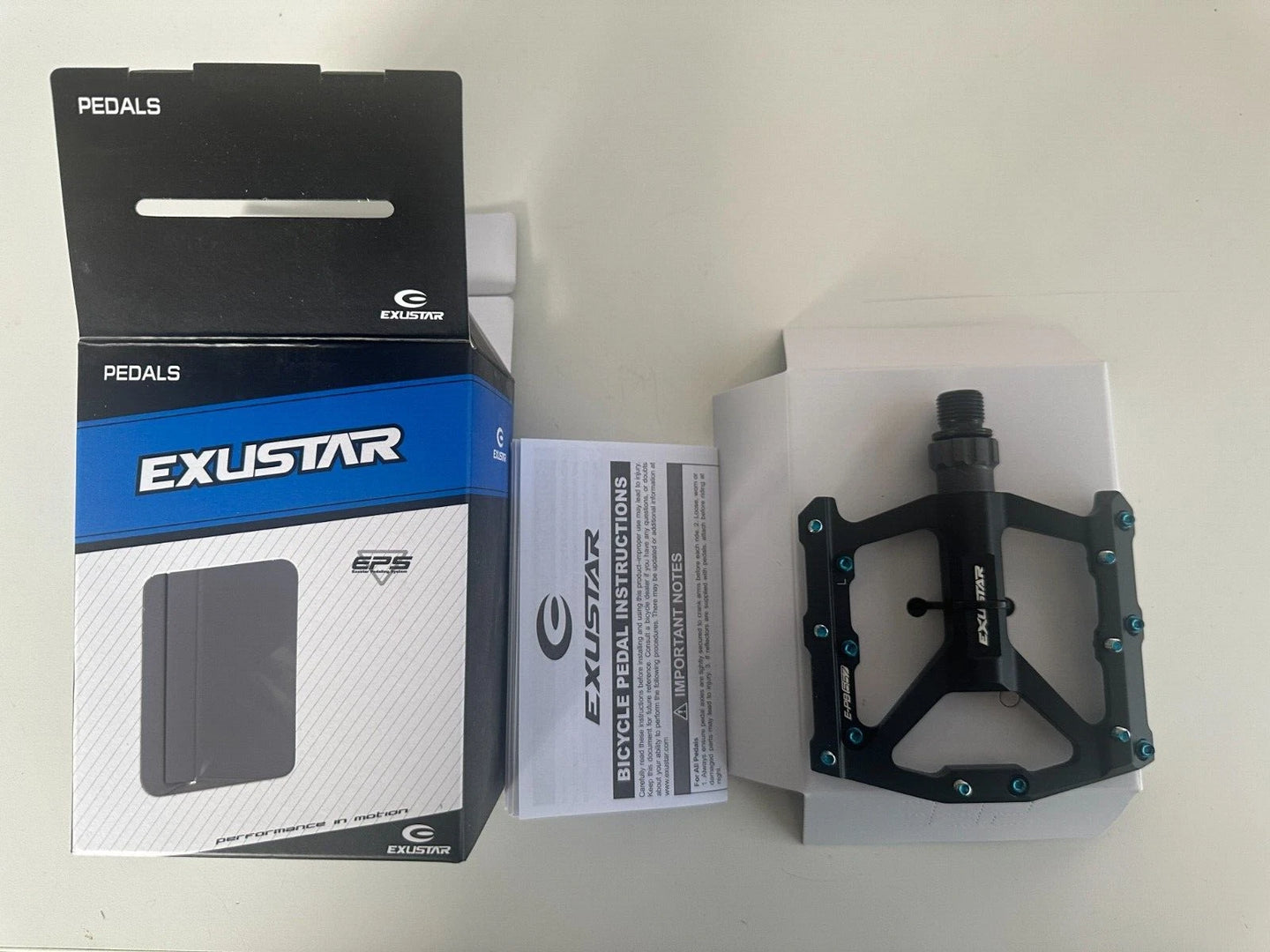 Exustar E-PB 557 BL Pedalen