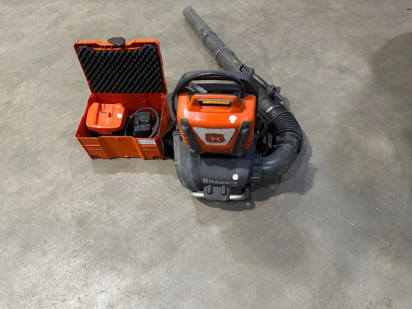 Husqvarna BLi950 31,1Ah Oplader / QC 500 Husqvarna BliX met 550iBTX