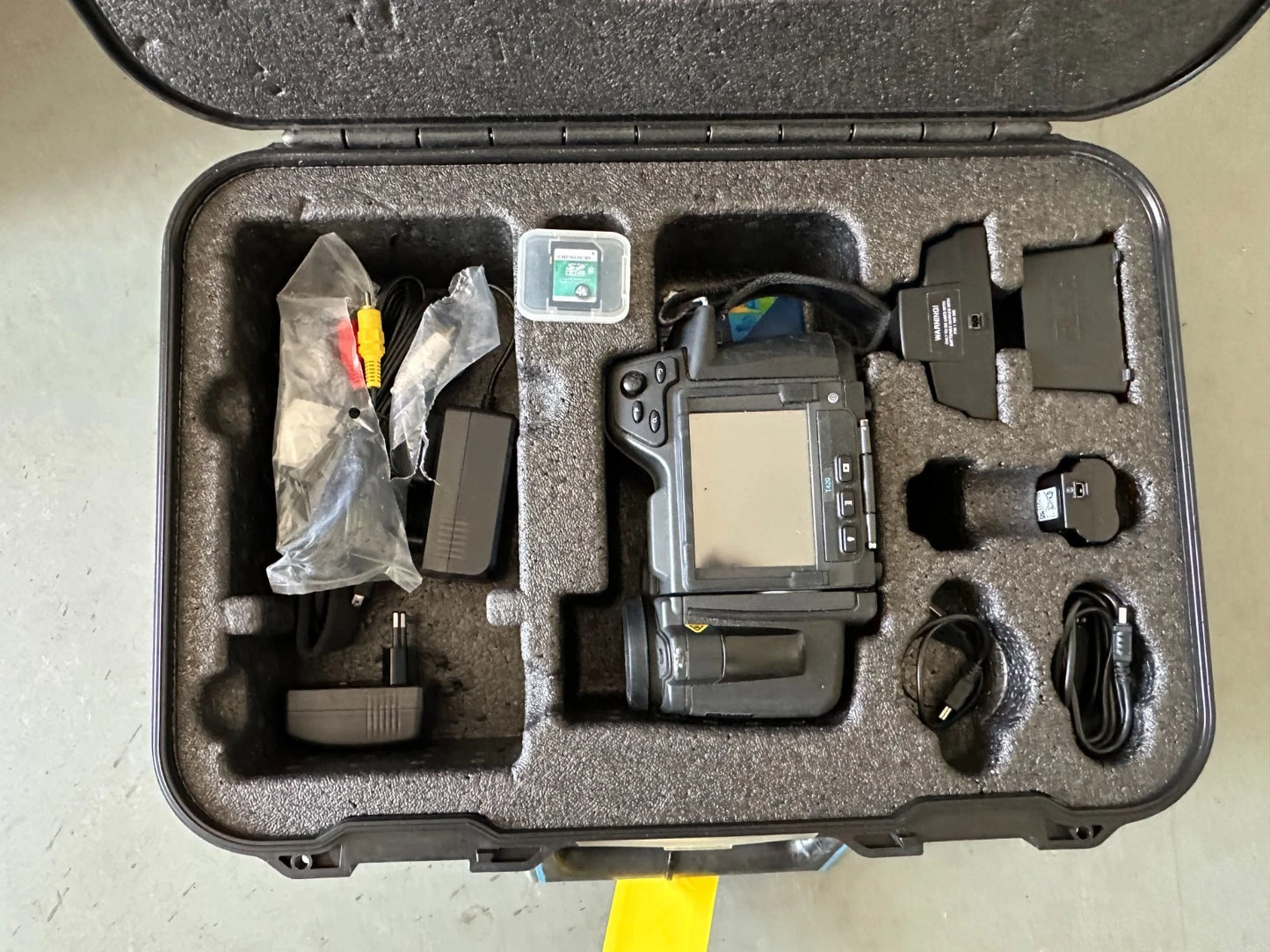 FLIR T420 Wärmebildkamera + Zubehör Thermografiegerät Energieberatung