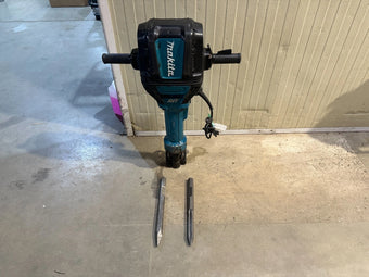 compare product Makita MH 1812 Meisselhammer Stemmhammer mit 2x Spitz Meissel