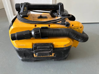 compare product DeWalt DCV 582 Staubsauger