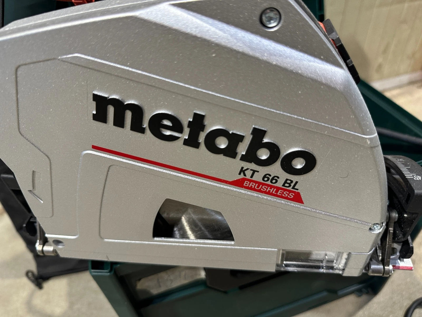 Metabo 18V Accu handcirkelzaag Set KT 18 LTX 66 BL met geleiderail SoloNr.154 4061792192485