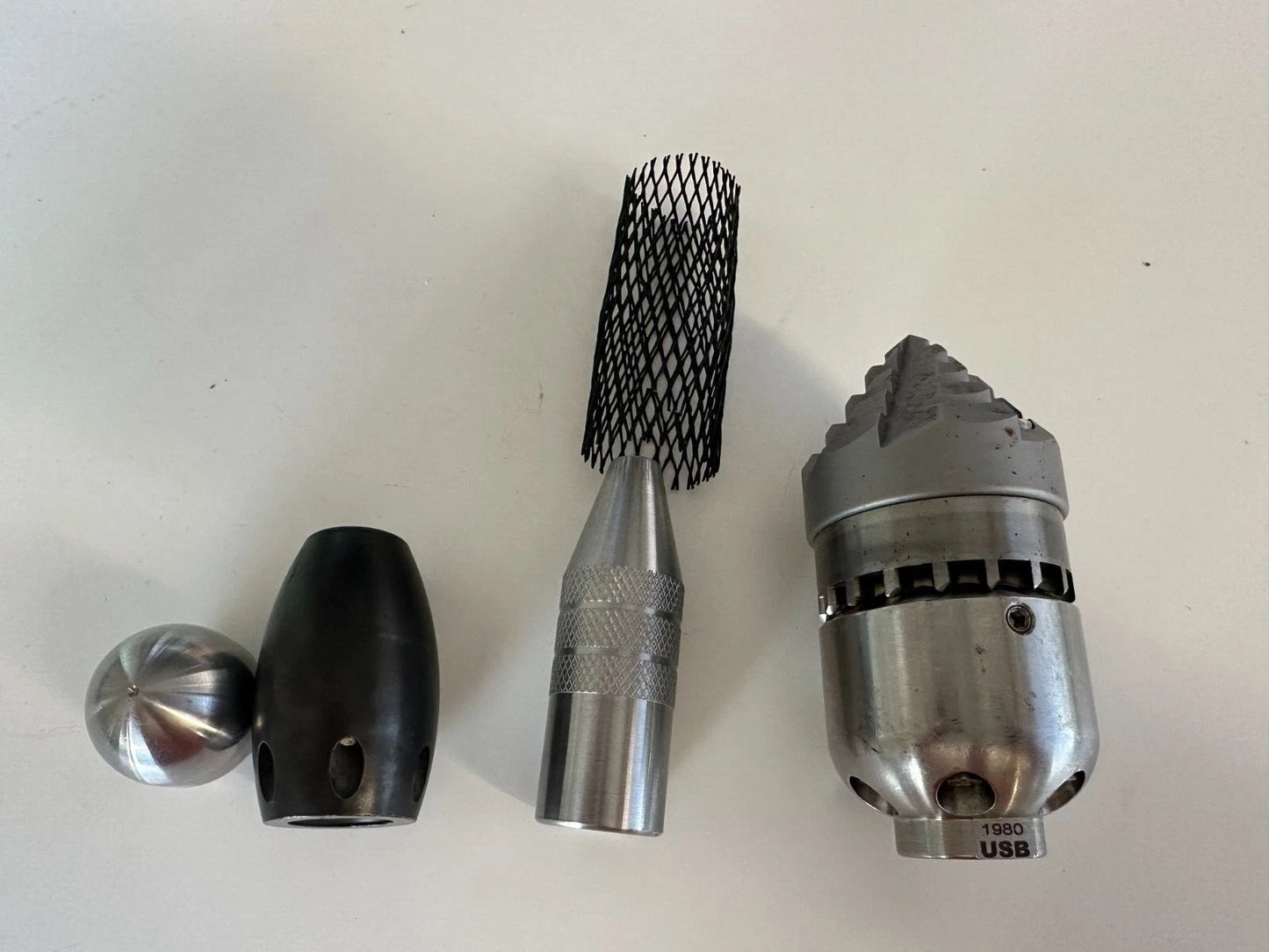 USB PIPEWOLF sproeikopsnijder voor pijpreinigingsmachines met een debiet van 60 l/min.