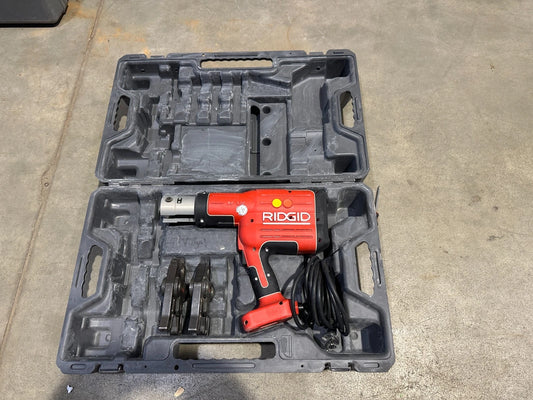 Ridgid Pressmaschine RP 330-C mit Viega Profipress Pressbacken V18 V28