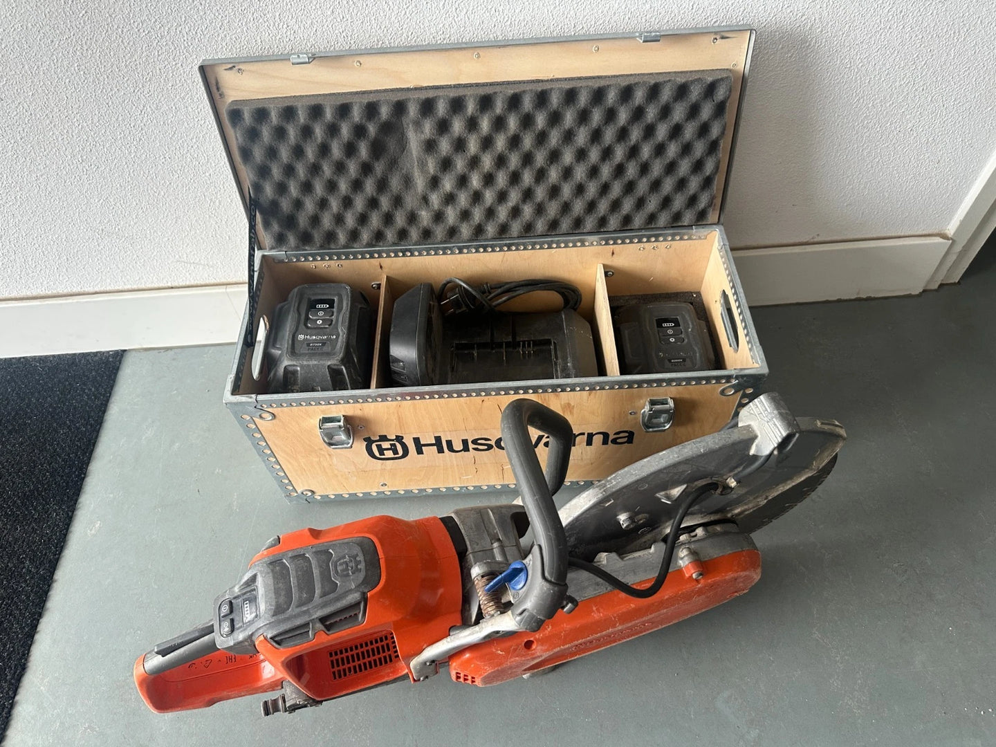 Husqvarna Akku Trennschleifer K1 PACE  inkl.Akku B750X+B380X+Ladegerät PACE 2024