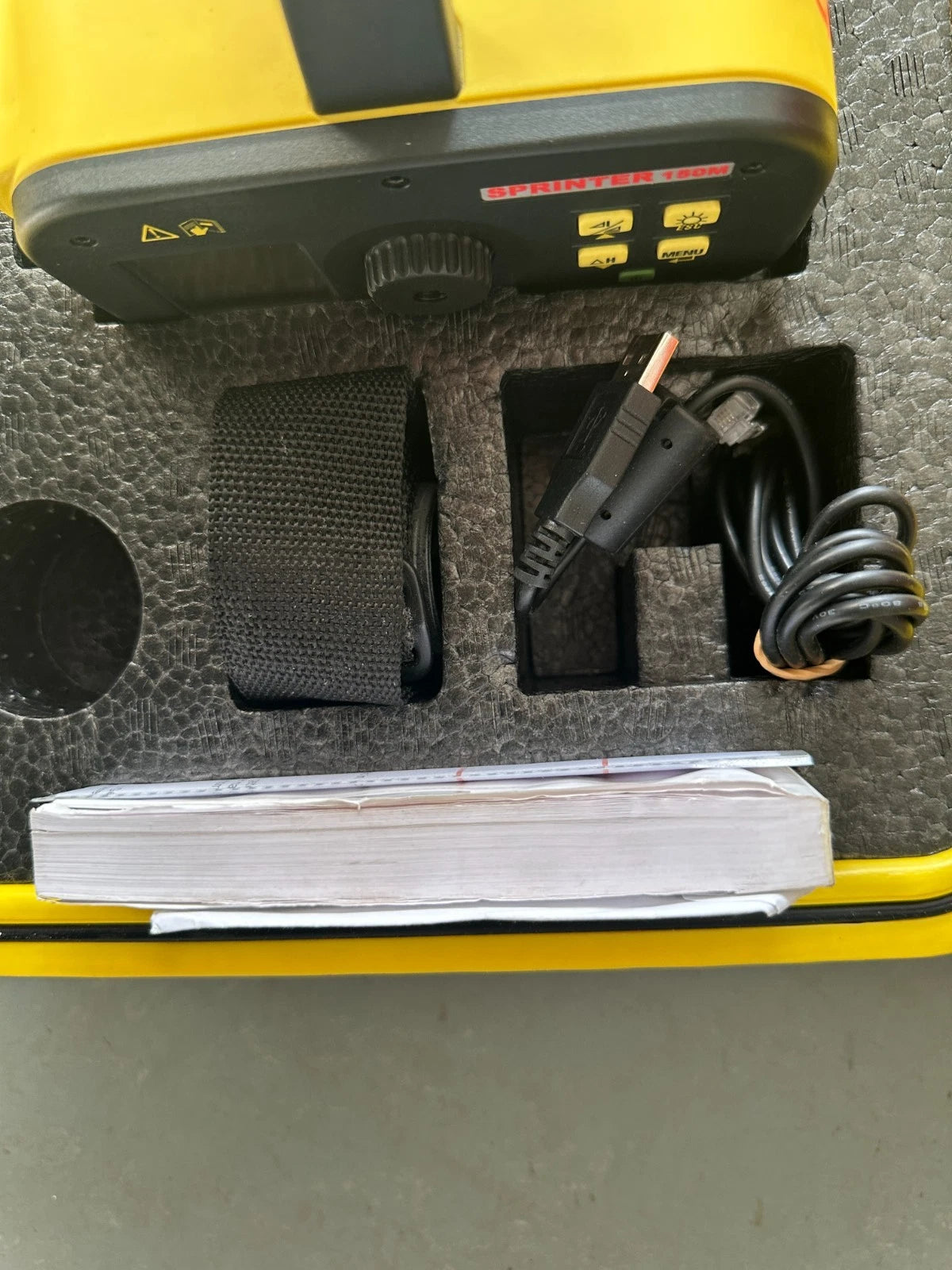 LEICA Sprinter 150M Digitale waterpasinstrument