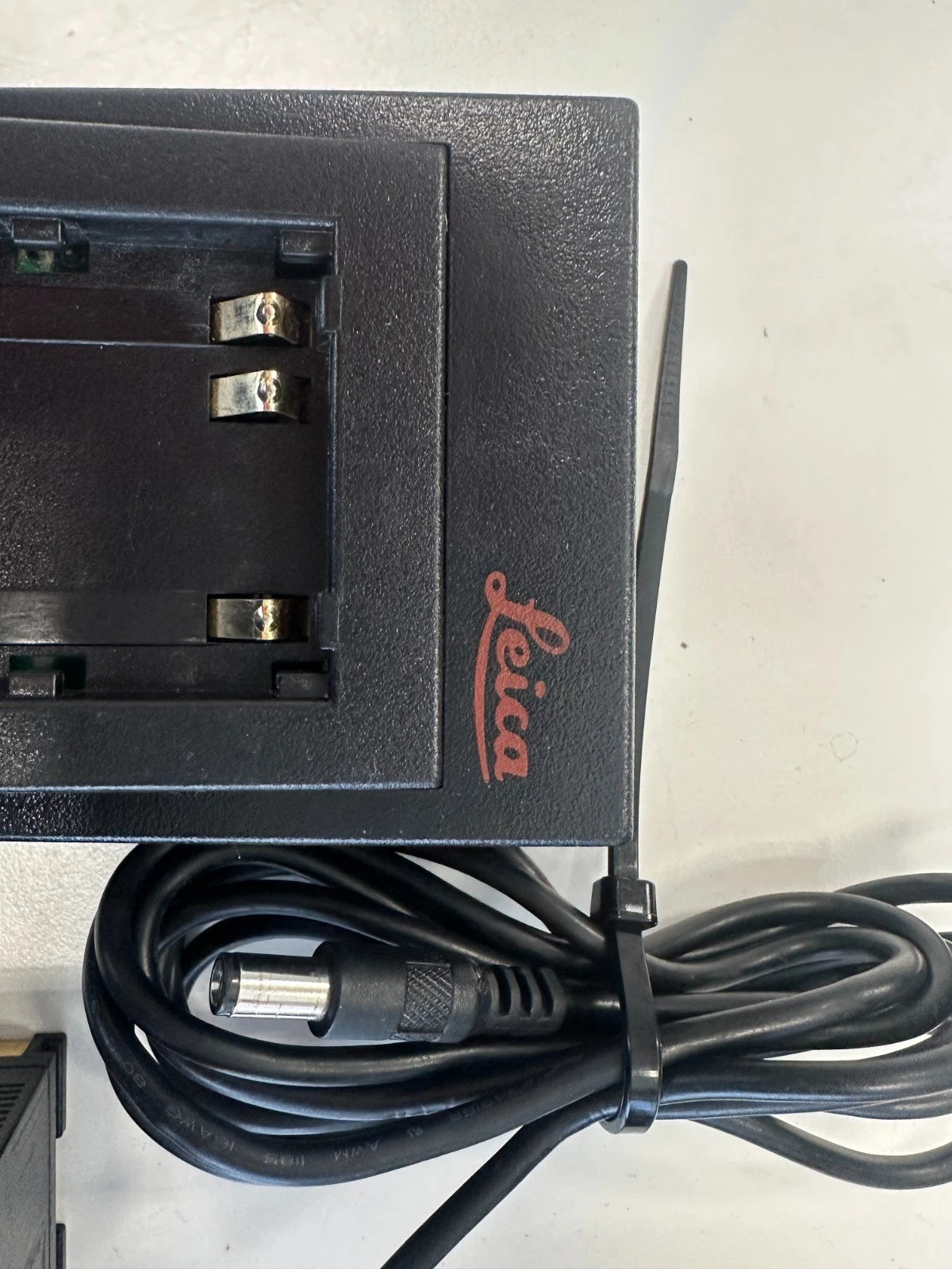 Leica oplader GKL 211 met Leica accu GEB 211