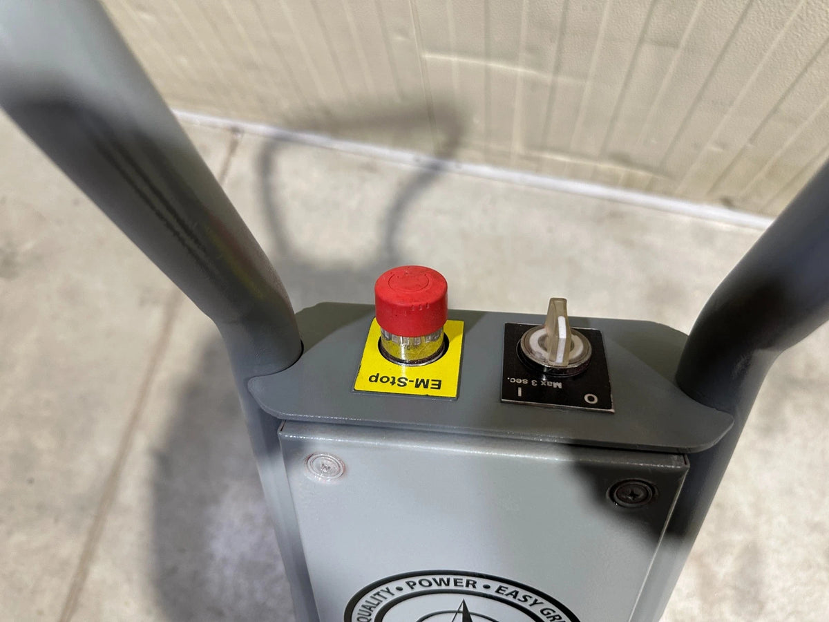 ---Diamantslijpmachine HTC GL270 Vloerslijpmachine 53kg. 4674